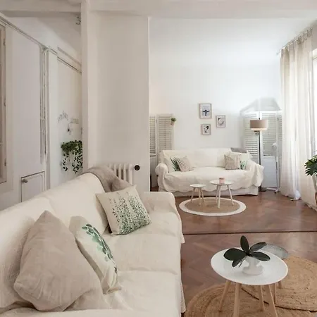 #41 & Charming 1 Bdr Flat 10mins Walk To דירה