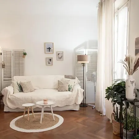 Apartman #41 & Charming 1 Bdr Flat 10mins Walk To *