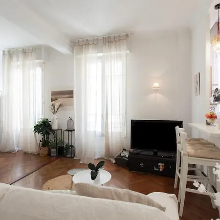 Apartman #41 & Charming 1 Bdr Flat 10mins Walk To Nizza